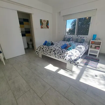 Sandy Coast * لارنكا