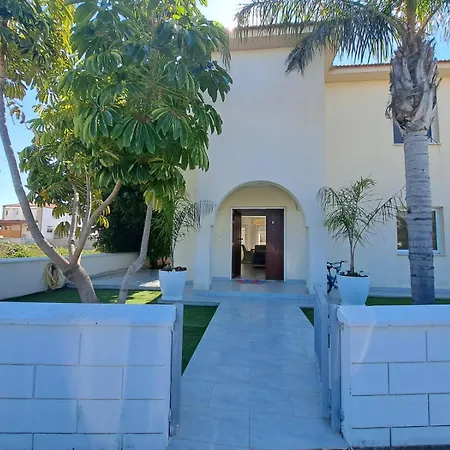 بيت للعطل Sandy Coast لارنكا