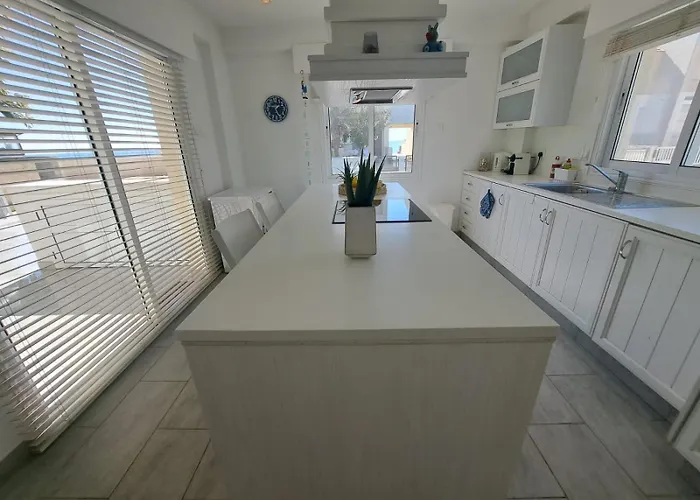 Sandy Coast * Larnaca