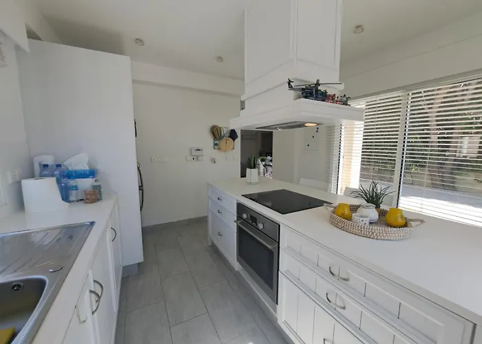 Sandy Coast Lárnaca